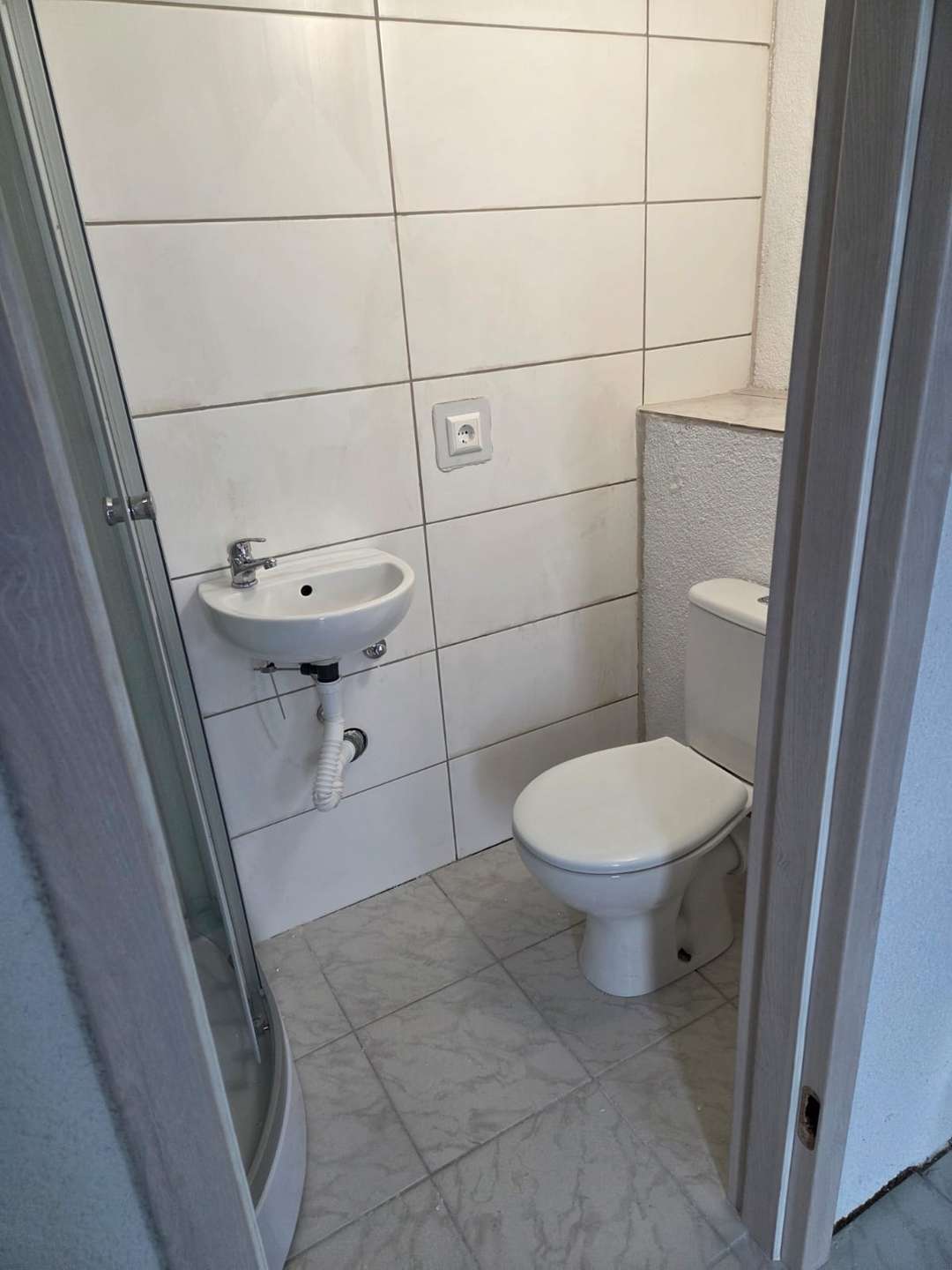 EG: WC Einliegerwohnung